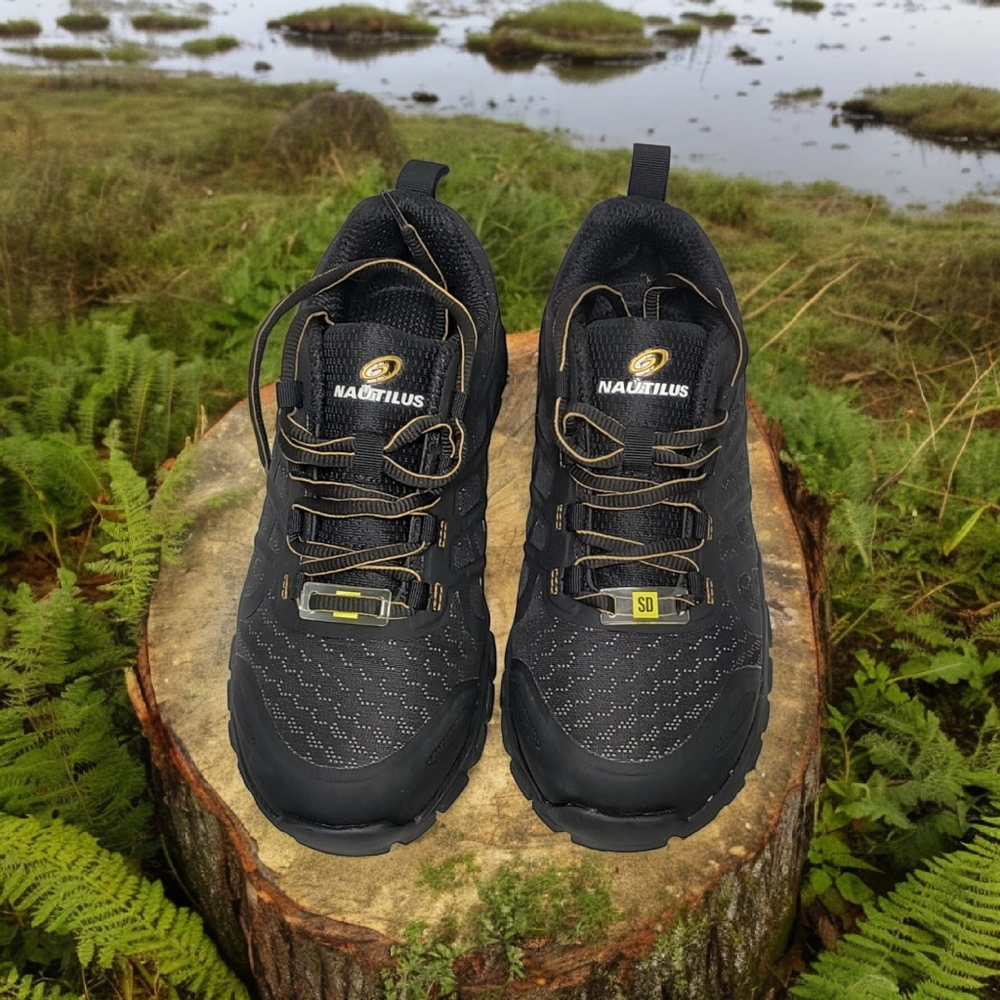 Women's Nautilus Stratus - Steel Toe EH Athletic Work Shoe